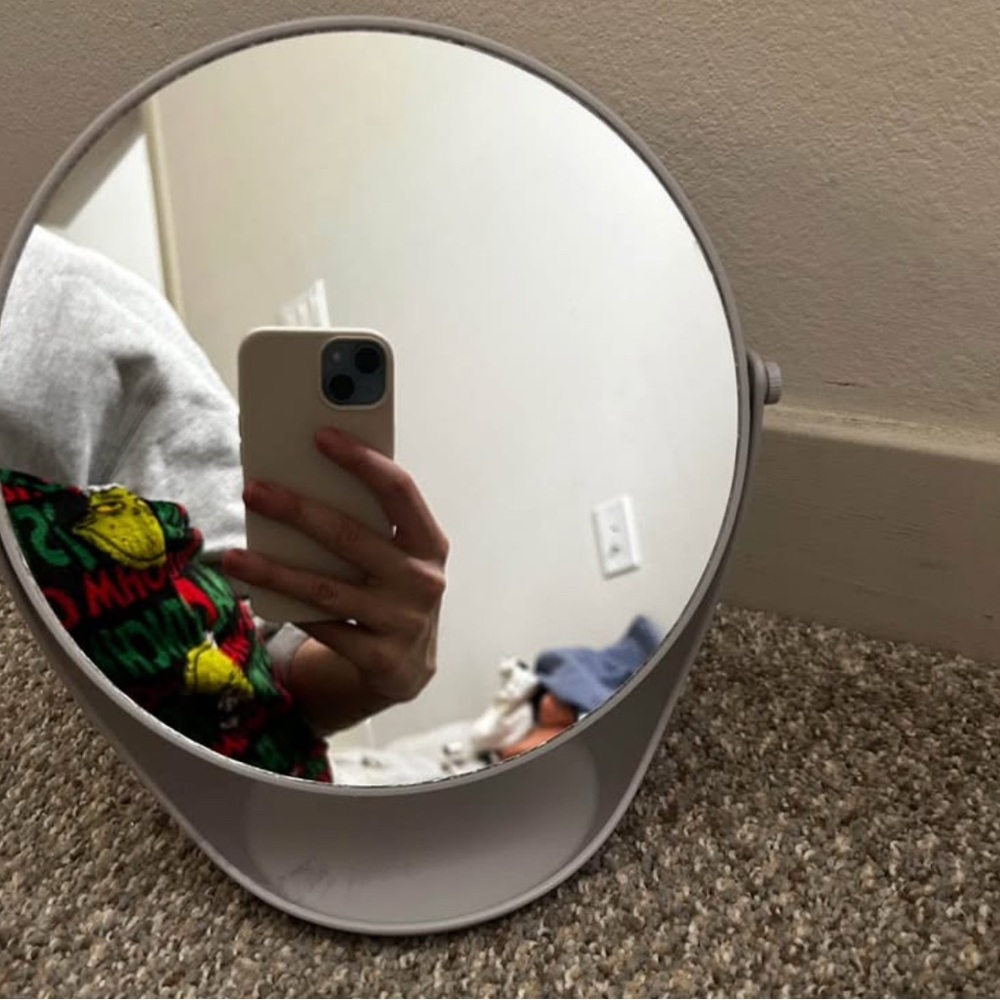 Round Vanity Mirror with Stand